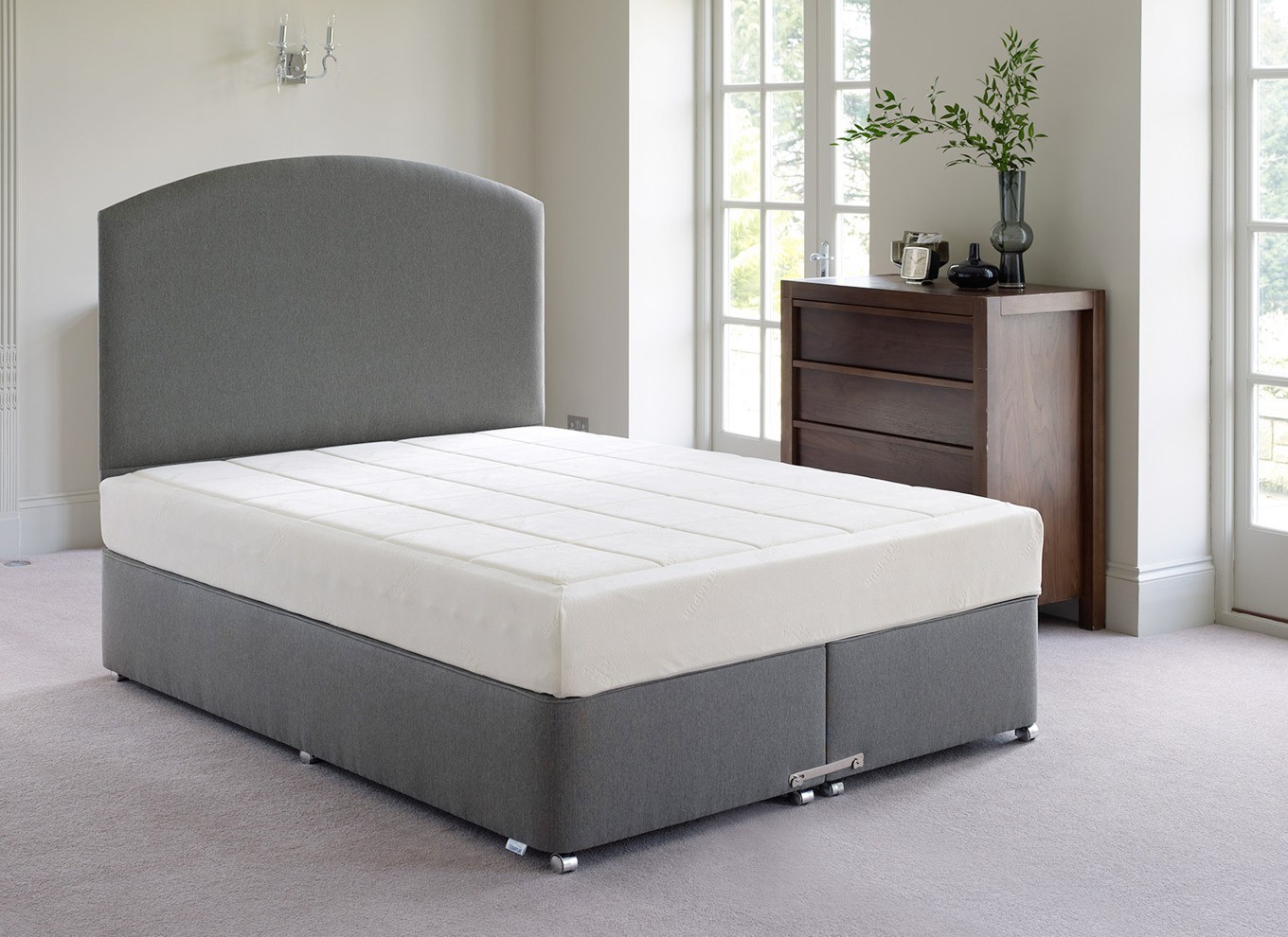 Tempur Original Deluxe 22 & Savoy Divan Bed -