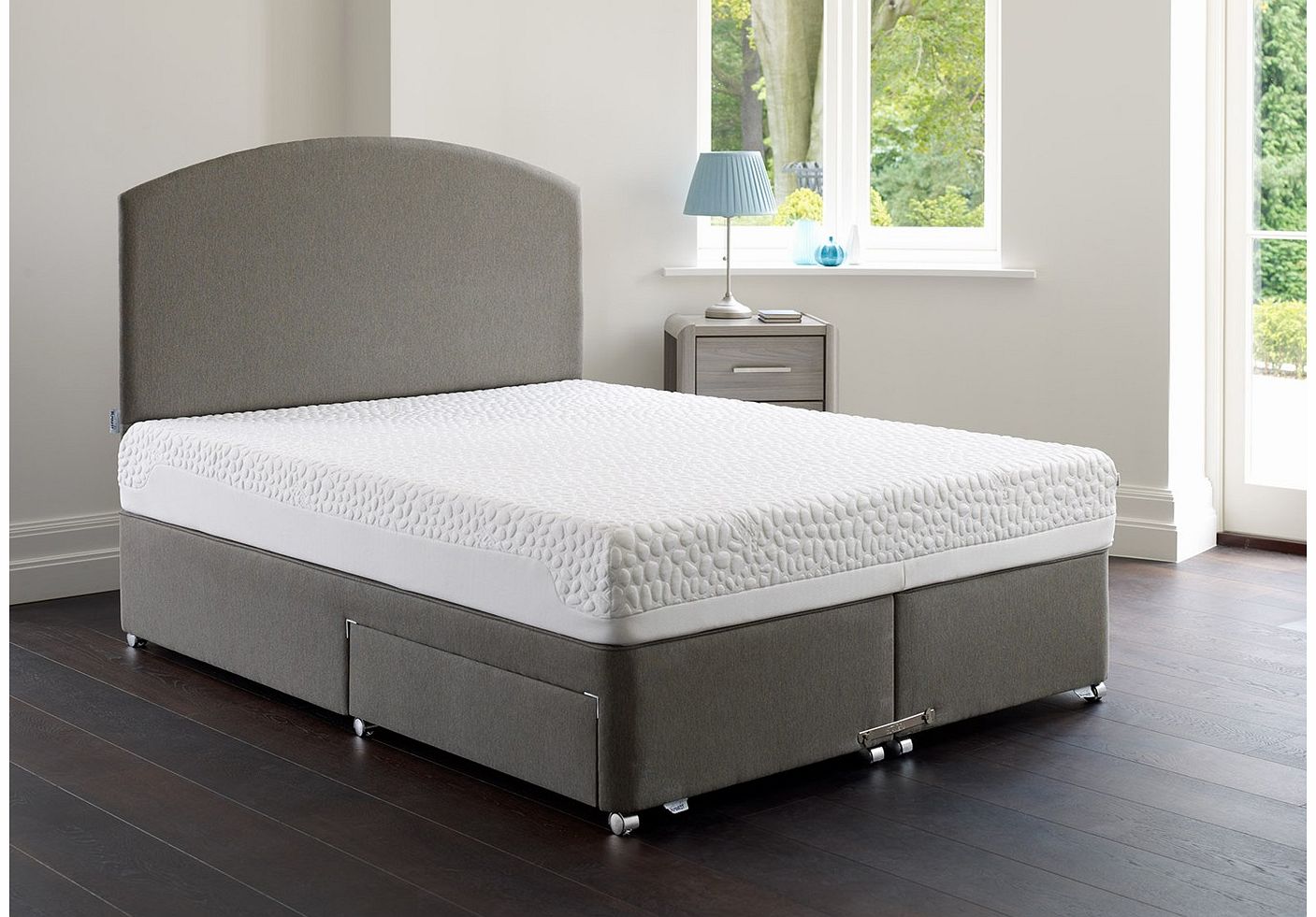 Tempur Cloud Deluxe 22 & Savoy Divan Bed -