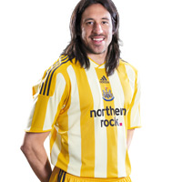 Adidas Newcastle United Away Shirt 2009/10 with Carroll