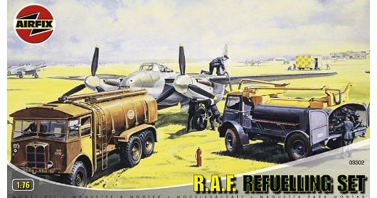 Airfix A03302 RAF Refuelling 1:76 Scale Series 3 Plastic Diorama Model Kit