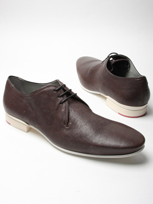 Lace Up Contrast Sole Shoe