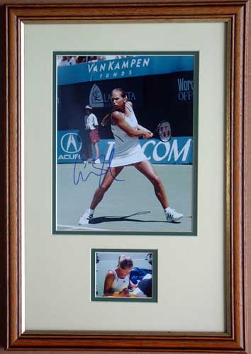 Anna Kournikova signed and framed presentation