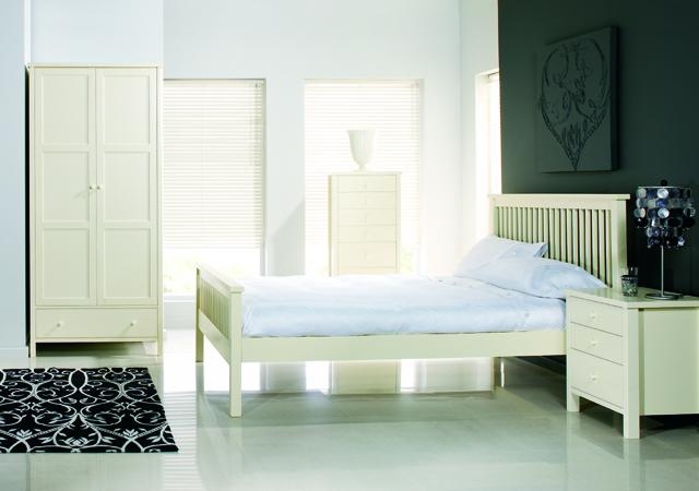 atlantis Ivory Bedstead - 150 cms (Sprung Slats)