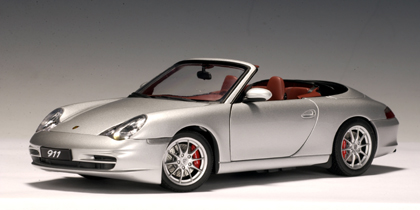 AUTOart Porsche 911 (996) Carrera Cabriolet facelift