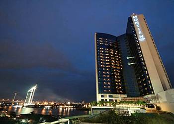 Montien Riverside Hotel
