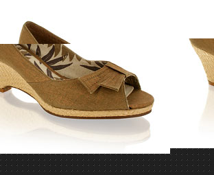 Adorable Peep Toe Sandal With Weave Detail Heel