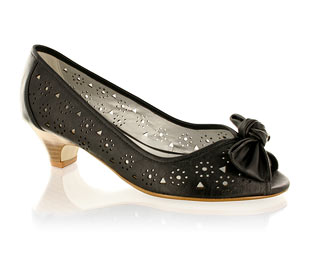 Essential Wide Fit Sandal With Chop Out Detail