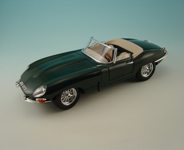 Bburago Jaguar E Type Cab Green