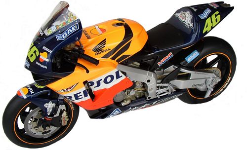 1:6 Minichamps bike Honda RC211V 2002 - V. Rossi