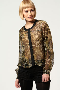 boohoo Nancy Coloured Animal Chiffon Scoop Neck Blouse