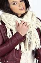 boohoo Tassel Edge Heavy Knit Snood - cream azz23878