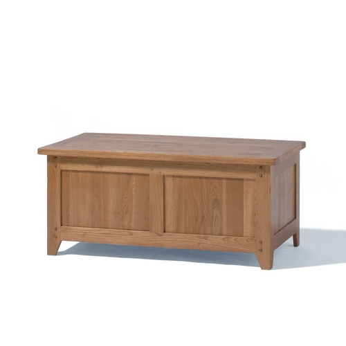 Calgary Rustic Oak Blanket Box 808.411