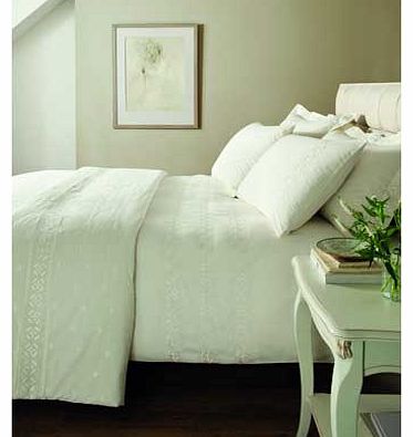 Catherine Lansfield Cream Windsor Bedspread