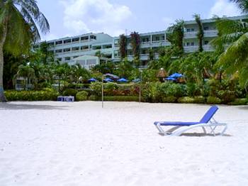 Coconut Court Beach Hotel