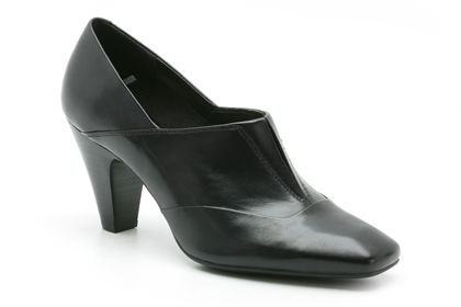 Almond Eye Black Leather