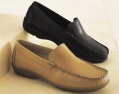 CLARKS juke leather loafer