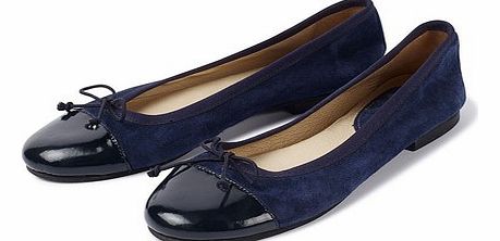 Contrast Toe Ballet Pump