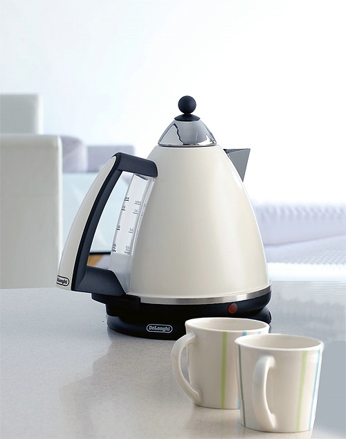 Delonghi Argento Kettle Cream