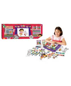 the Explorer Maxi Colouring Set