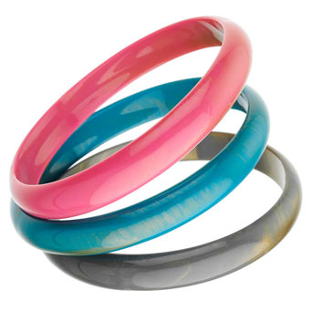 3 plastic bangles