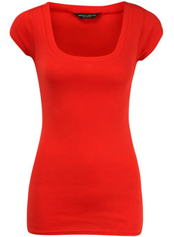 Red short sleeve scoop top