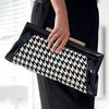 Dogtooth Clutch