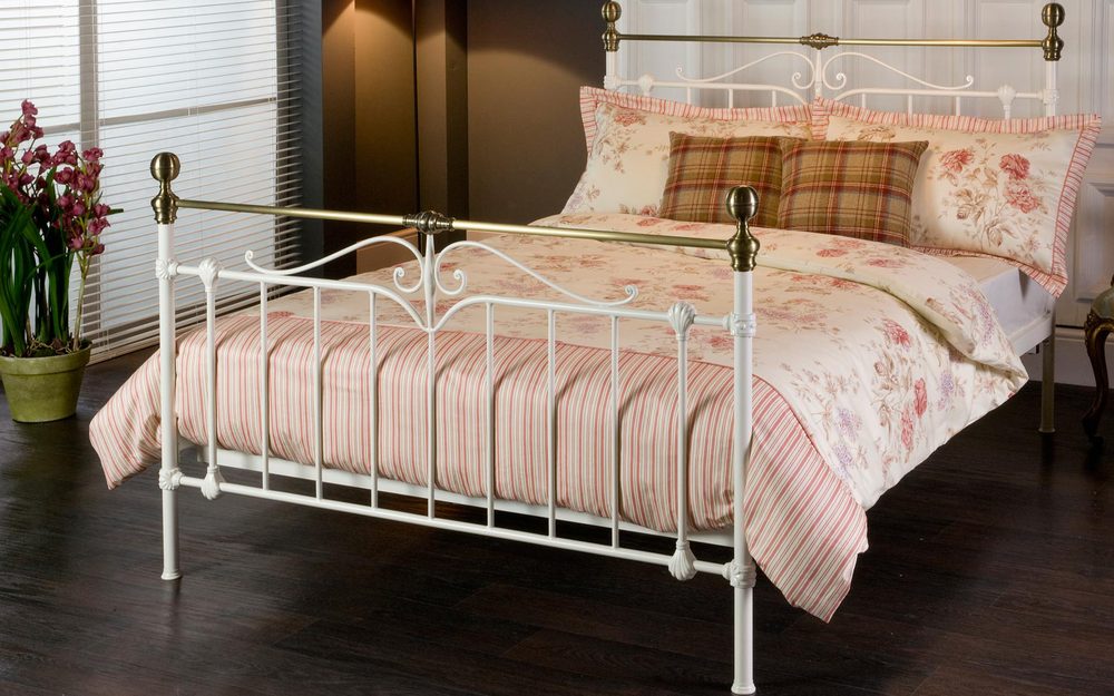 Sigma Metal Bedstead, Double, Black,