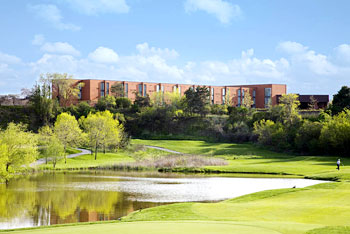 Carlingview Airport Inn