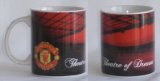 FOOTBALL MANIA LTD OFFICIAL MANCHESTER UNITED F.C. BLACK THREATRE OF DREAMS CERAMIC MUG