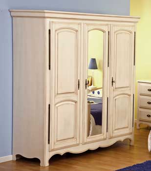 Furniture123 Manosque 3 Door Wardrobe