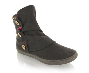 Guppy Love Button Trim Ankle Boot