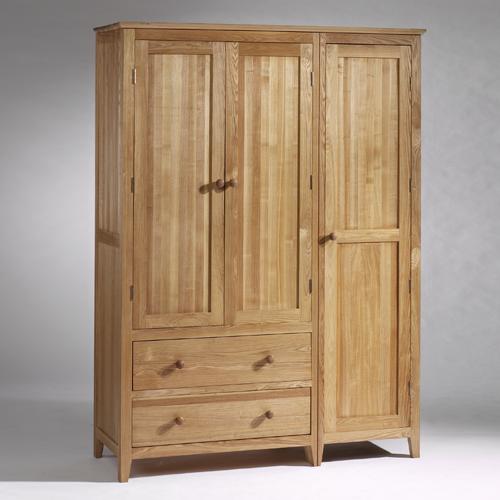 Hampshire Ash Bedroom Furniture Hampshire Triple Wardrobe disc