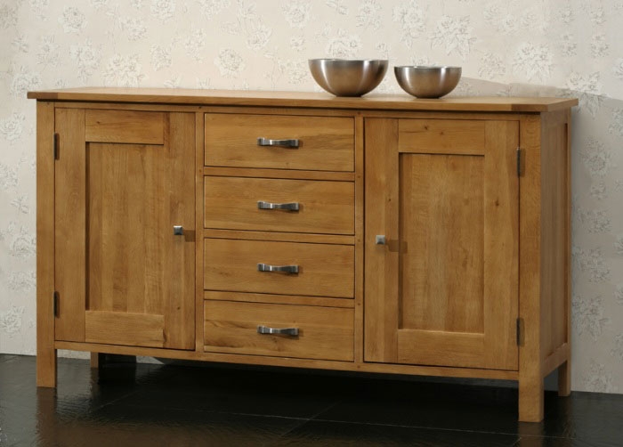 Oak 2 Door 4 Drawer Dresser