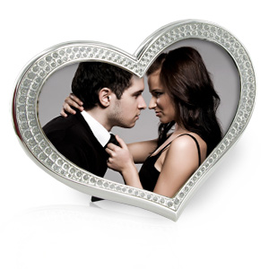 Heart Shaped 7 x 5 Photo Frame