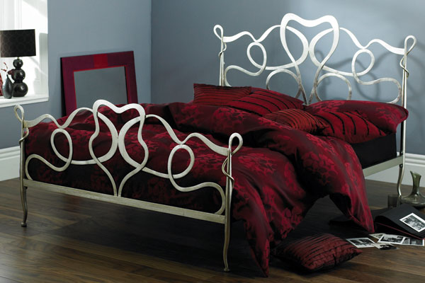 Sofia Bed Frame Kingsize 150cm