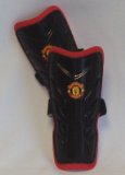 OFFICIAL MANCHESTER UNITED F.C. CREST KIDS SHIN GAURDS