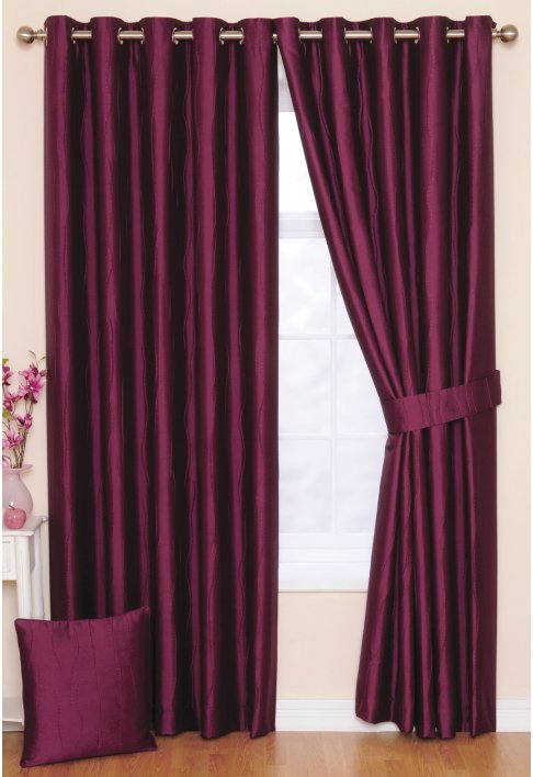 Fushia Lined Eyelet Curtains