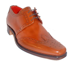 Wing tip brogues