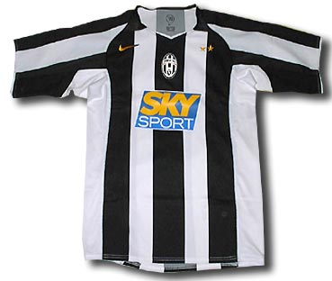 Nike Juventus Boys home 04/05