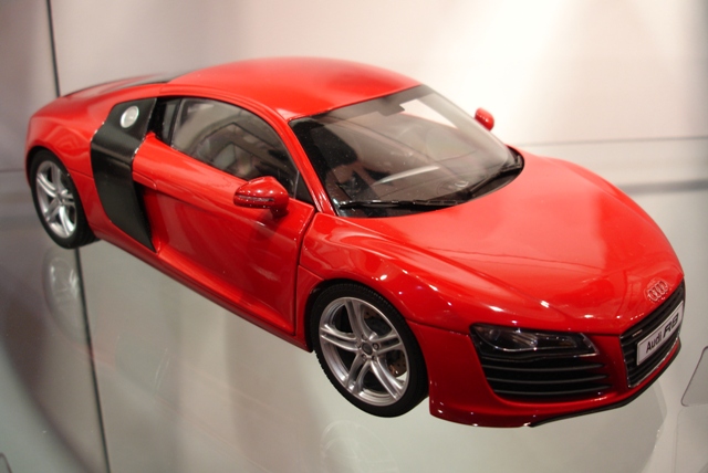 Kyosho Audi R8 4.2 V10 in Red