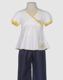 TOPWEAR Short sleeve t-shirts GIRLS on YOOX.COM