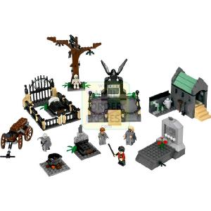 LEGO Harry Potter Graveyard Duel