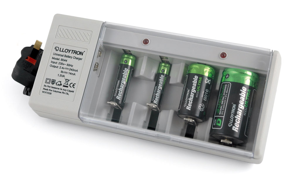 Lloytron Accu Universal Battery Charger