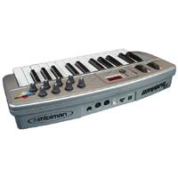 Oxygen 8 keyboard 2 octave