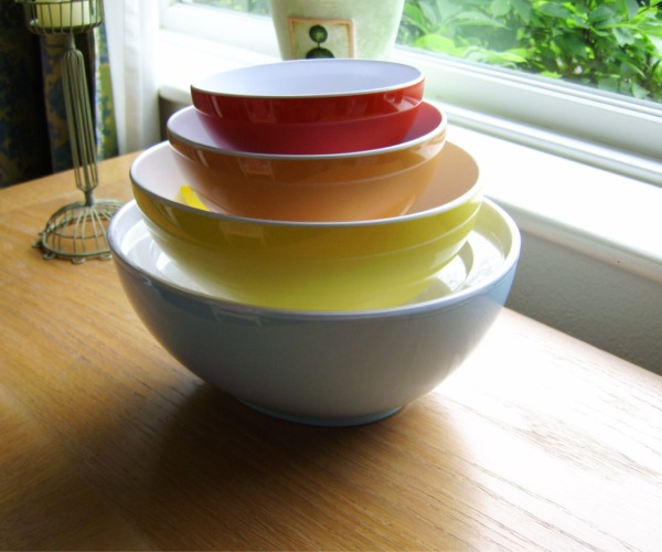 4 Stacking Egg shaped Melamine Multi coloured