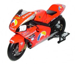 Minichamps 1:12 Scale Yamaha YZR 500 Antena 3 GP Bike 2001 - Jose Luis Cardoso