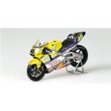 Minichamps 1:12 Scale Scale Valentino Rossi 2001 Honda NSR 500 Diecast Model Bike