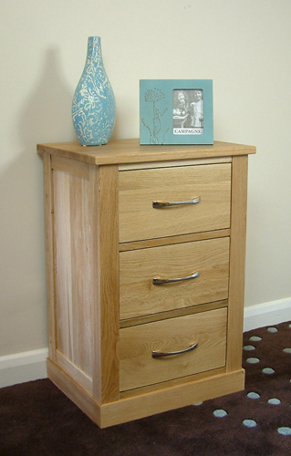 mobel Oak 3 Drawer Lamp/Bedside Table