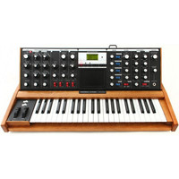 Minimoog Voyager Performer Edition Analog