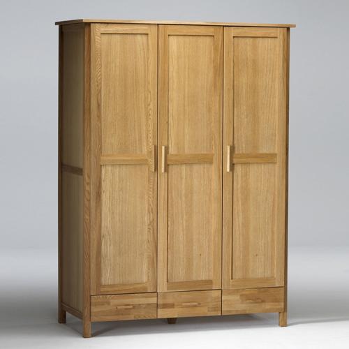 New York Oak Bedroom Furniture New York Oak Wardrobe Triple